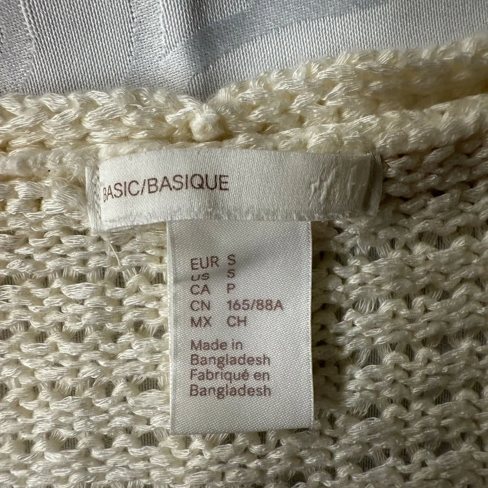 H&M Cream V-Neck Sweater with Knit Texture